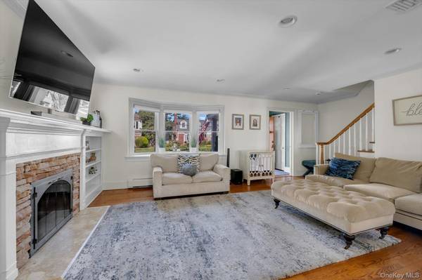 38 Newkirk AVE, East Rockaway, NY 11518