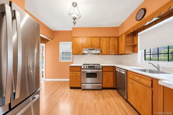 54 Kimball TER, Yonkers, NY 10704