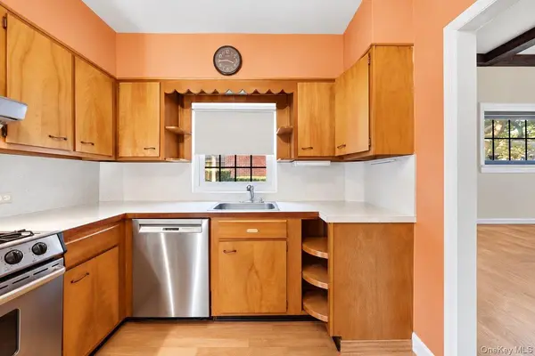 54 Kimball TER, Yonkers, NY 10704