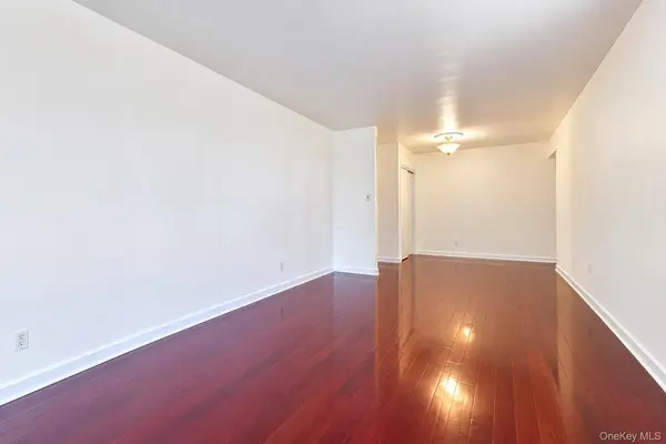 27-05 Parsons BLVD #6F, Flushing, NY 11354