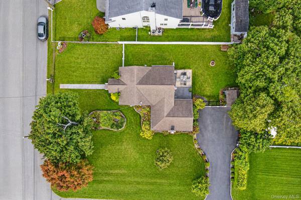 157 Abner DR, Holtsville, NY 11742