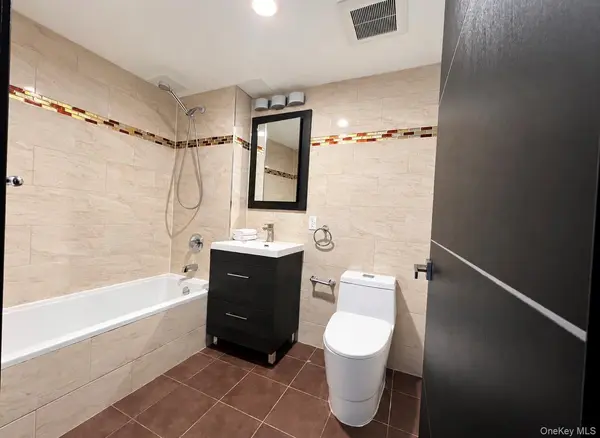 3520 146th ST #3D, Flushing, NY 11354