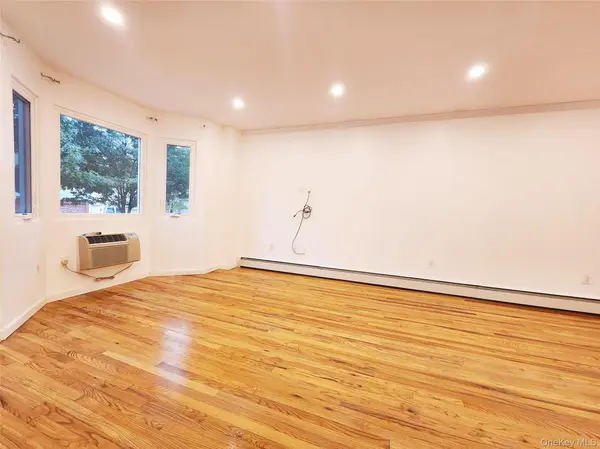 94-08 89 AVE #1st Fl, Woodhaven, NY 11421
