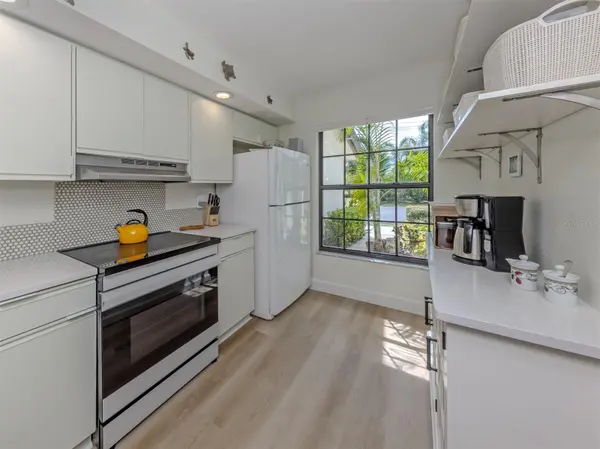 4713 WINSLOW BEACON #5, Sarasota, FL 34235