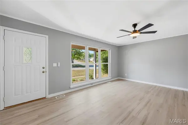 2916 Thrush DR, St Charles, MO 63301