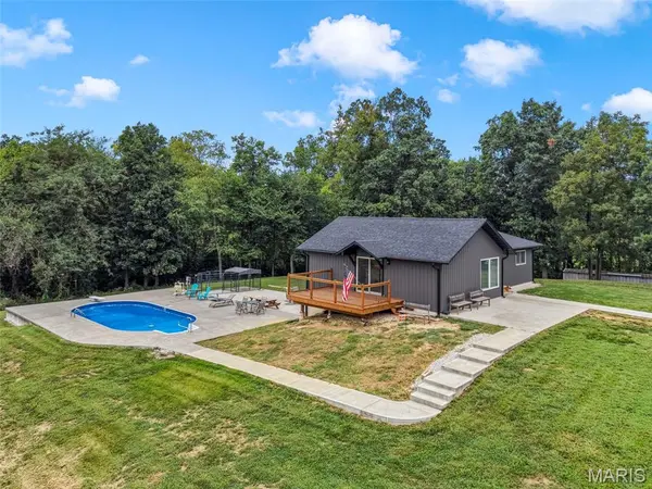 198 Evans LN, Elsberry, MO 63343