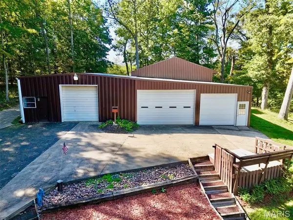 5450 County Road 409, Hannibal, MO 63401