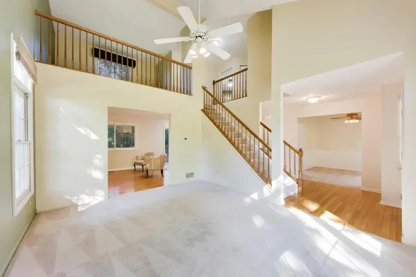 1120 Sumner CIR, Gurnee, IL 60031