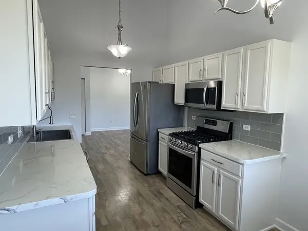 881 N Swift RD #308, Addison, IL 60101