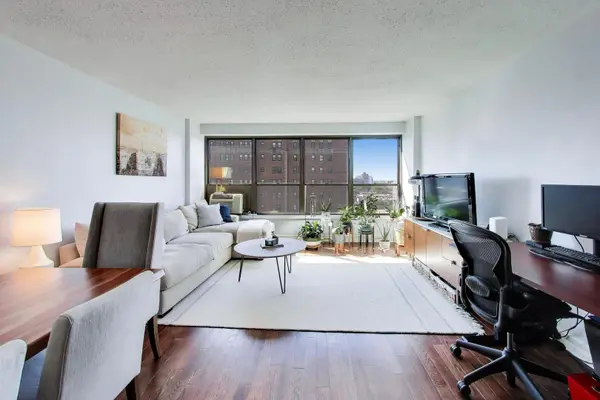 2930 N Sheridan RD #1205, Chicago, IL 60657