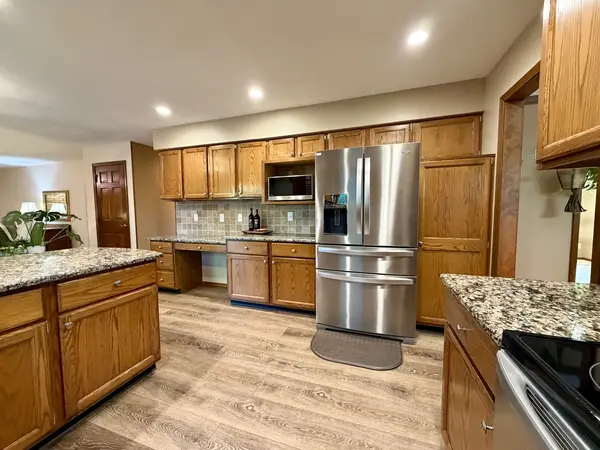 5 Hidden Lake CT, Bloomington, IL 61704