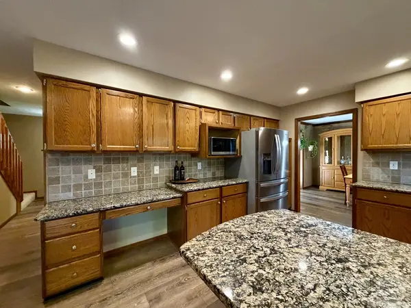 5 Hidden Lake CT, Bloomington, IL 61704