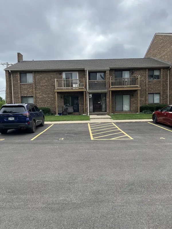 1781 Rand RD #2A, Des Plaines, IL 60016