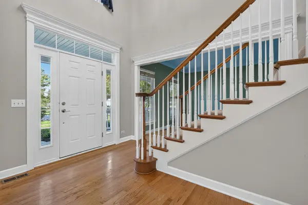 1763 Goldsboro LN, Crystal Lake, IL 60014
