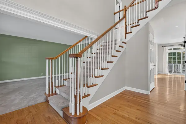 1763 Goldsboro LN, Crystal Lake, IL 60014