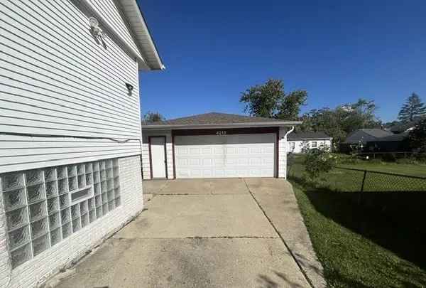 4210 Greenbrier LN, Richton Park, IL 60471