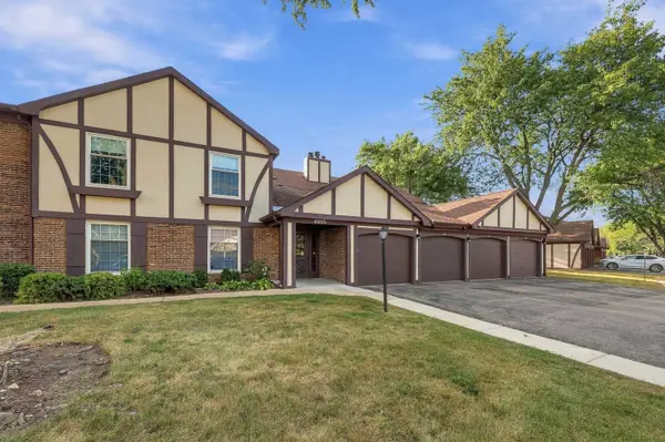 4955 Kimball Hill DR #C2, Rolling Meadows, IL 60008