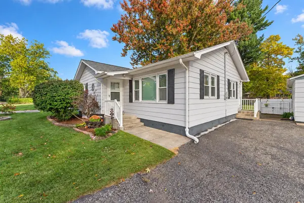 402 W Daumer Road, Kouts, IN 46347
