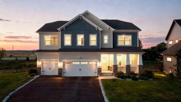 1961 Dahlia DR, Shakopee, MN 55379