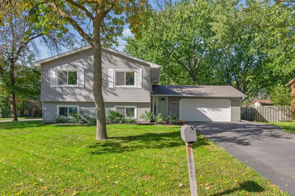7401 James AVE N, Brooklyn Park, MN 55444