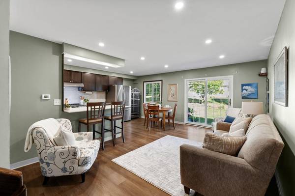 3304 River Bluff DR #75, Eagan, MN 55121