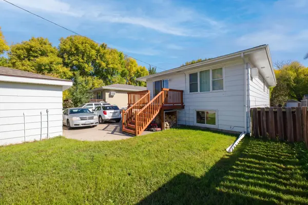 1309 16 1/2 ST S, Fargo, ND 58103
