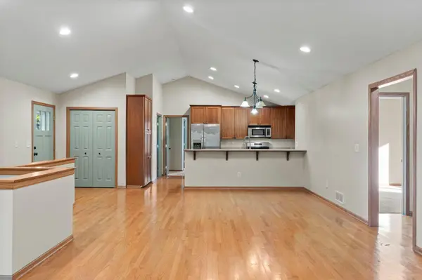 1158 Summit AVE, Mahtomedi, MN 55115