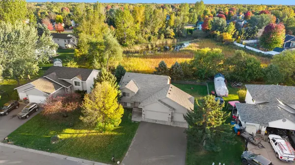 38465 Coventry DR, North Branch, MN 55056