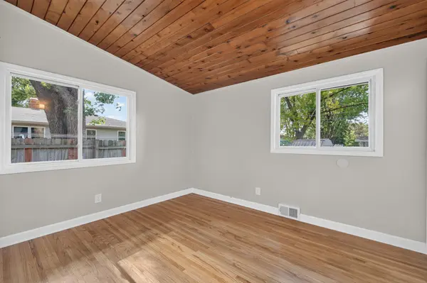 2999 Asbury ST, Roseville, MN 55113