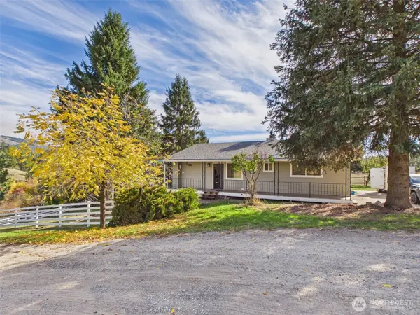 7 N Lake LN, Republic, WA 99166