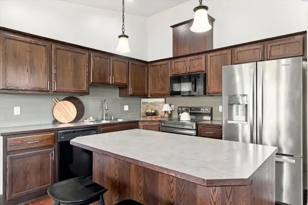 6209 Panther Lane, Pasco, WA 99301