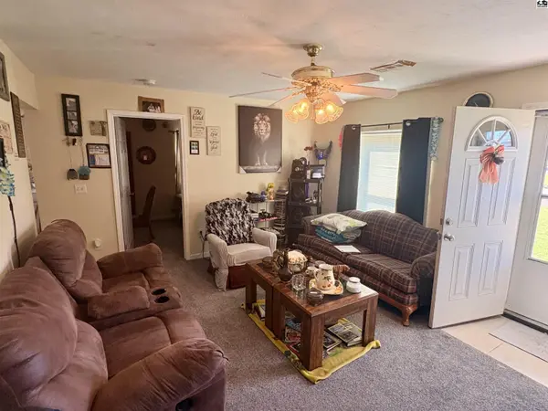 426 E Walker St, Hutchinson, KS 67501