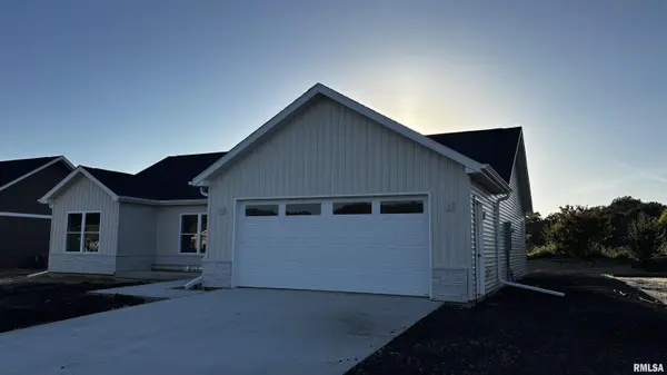 1221 PARKVIEW DR, Eureka, IL 61530
