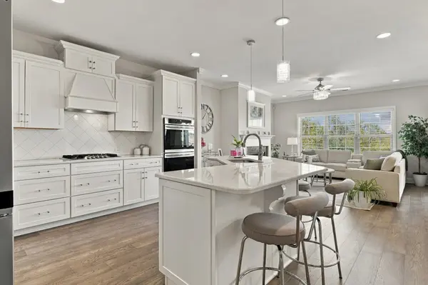 912 Cherry Grove Dr, Hendersonville, TN 37075