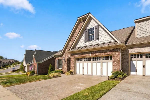 912 Cherry Grove Dr, Hendersonville, TN 37075