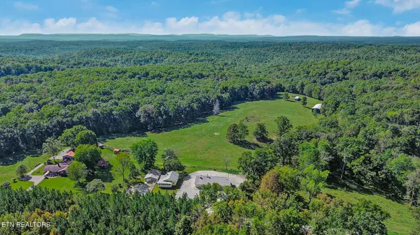 1661 Deer Lodge Hwy, Deer Lodge, TN 37726