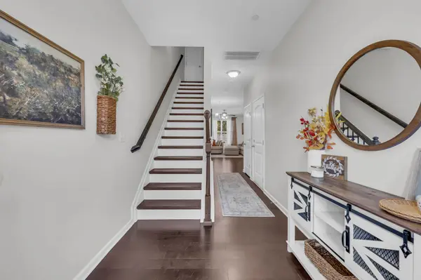 1053 Enclave Ave, Pleasant View, TN 37146