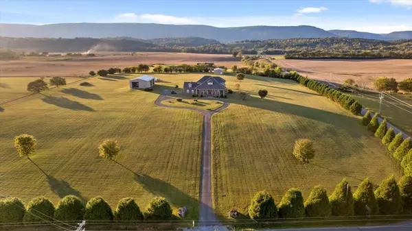 8299 E Valley Road, Dunlap, TN 37327