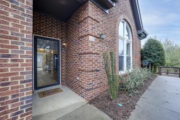 100 Highland Villa Dr, Nashville, TN 37211