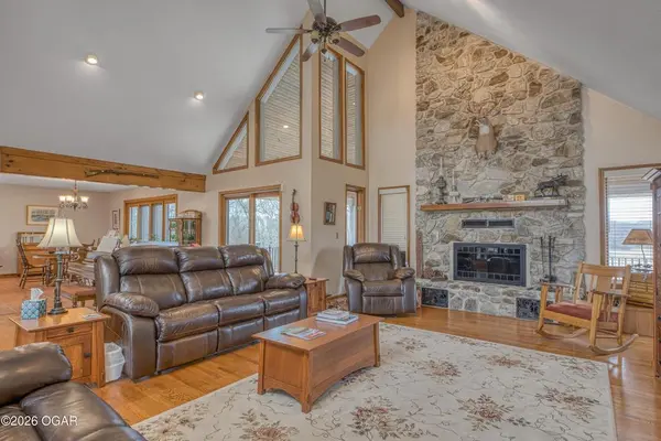 11634 Desoto LN, Neosho, MO 64850