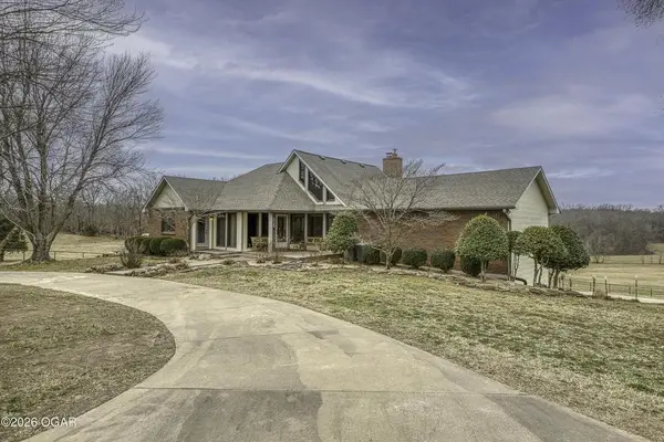 11634 Desoto LN, Neosho, MO 64850