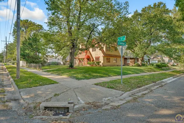 1400 SW 3rd ST, Topeka, KS 66606