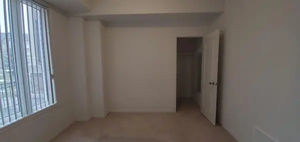 3135 Boxford CRES #5, Mississauga, ON L5M 0X1