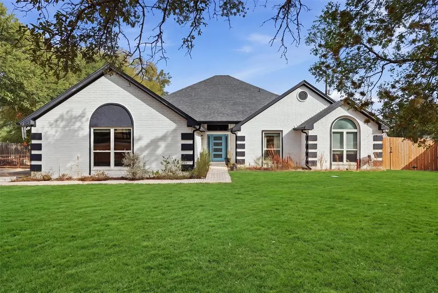 3901 Del Rio Court, Granbury, TX 76049