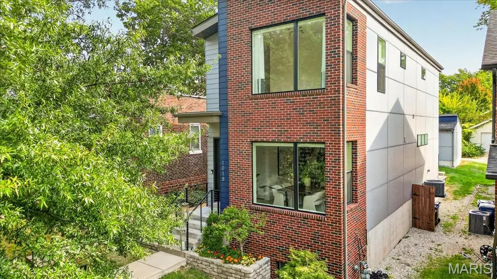 1018 Yale AVE, St Louis, MO 63117