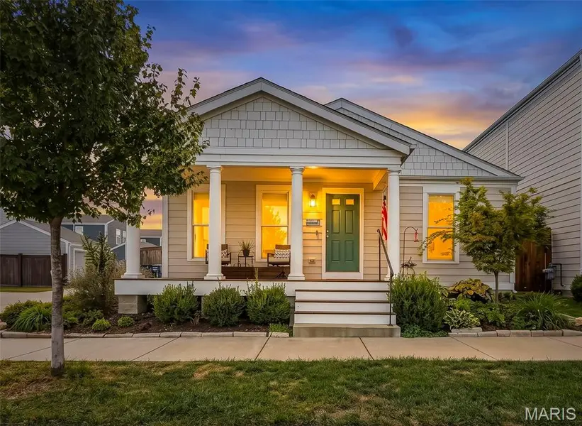 6002 Suntan DR, St Charles, MO 63301