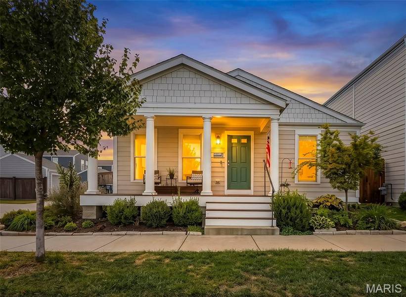 6002 Suntan DR, St Charles, MO 63301