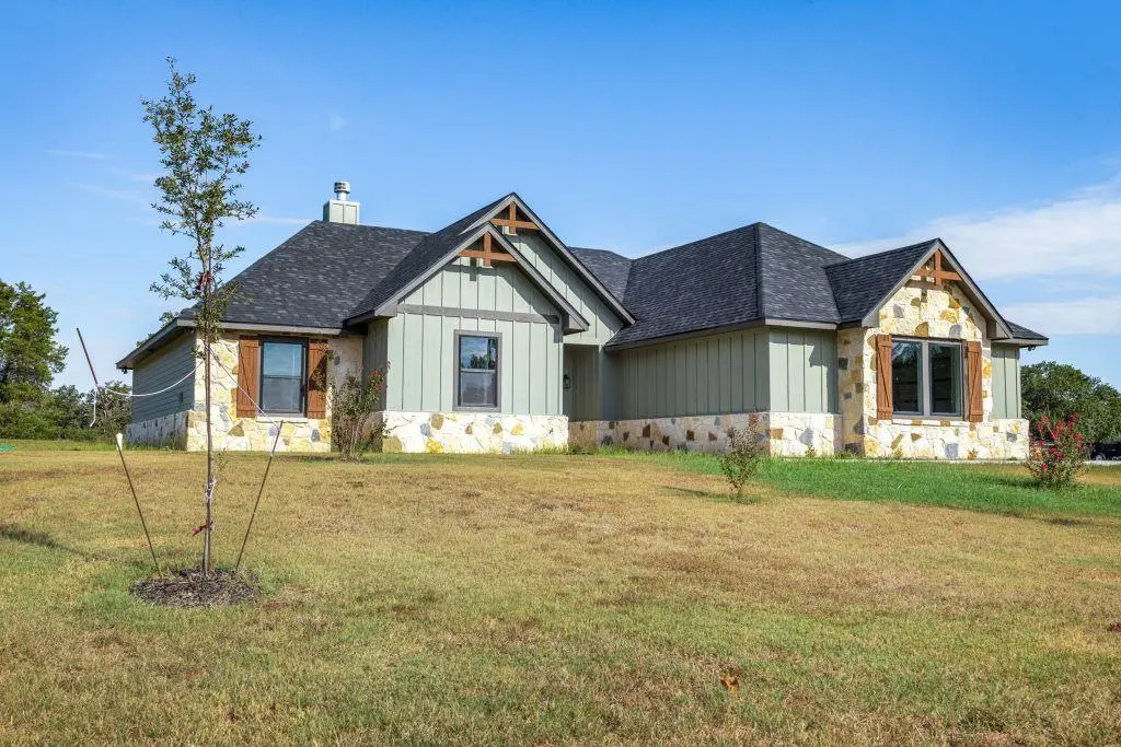 1703 COUNTY RD #217, Giddings, TX 78942