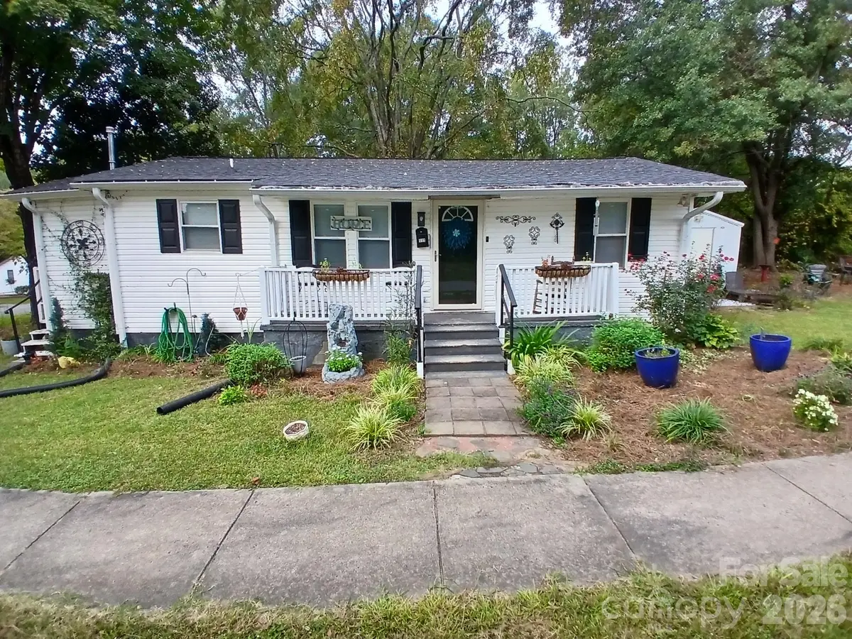 115 S Davis ST, Dallas, NC 28034