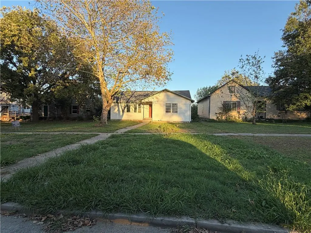 704 N 9th ST, Independence, KS 67301